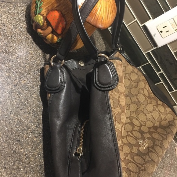 Coach purse - Picture 3 of 3